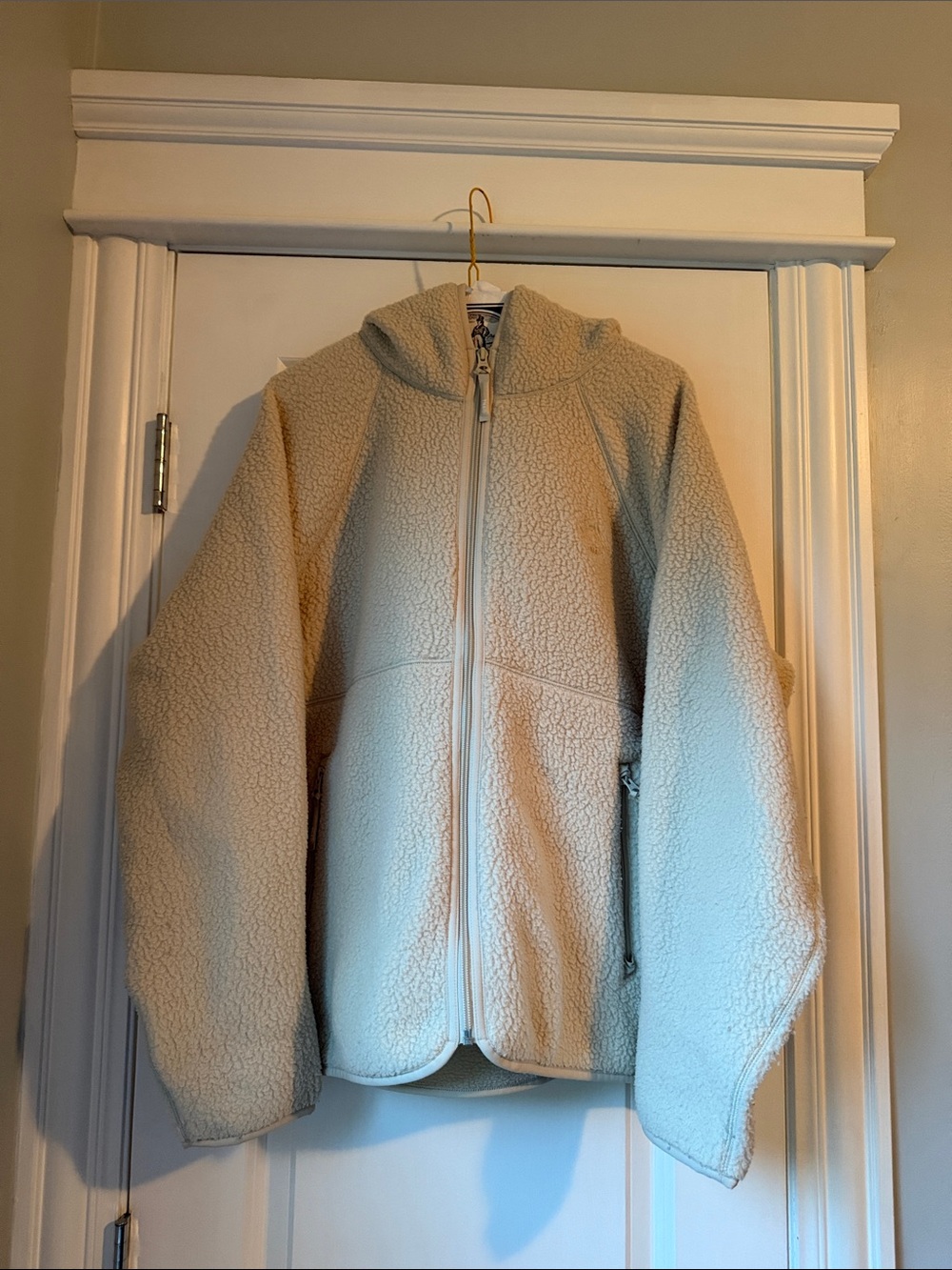 Aritzia TNA Cream Sherpa Fleece Jacket